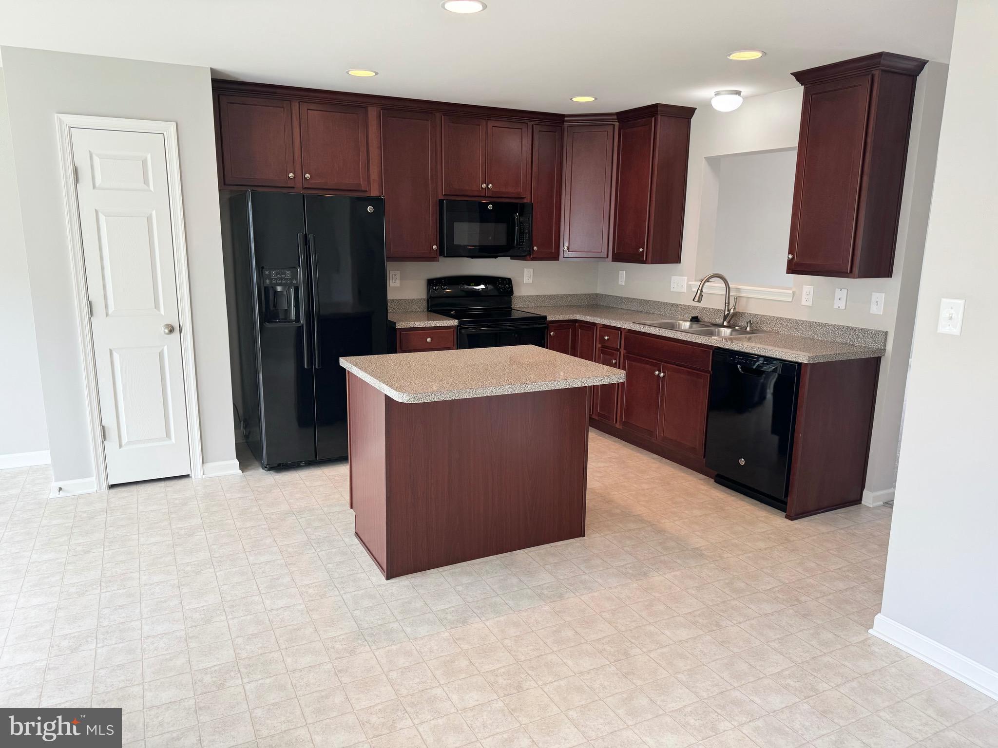 RIVERSIDE VILLAGES - Residential Lease