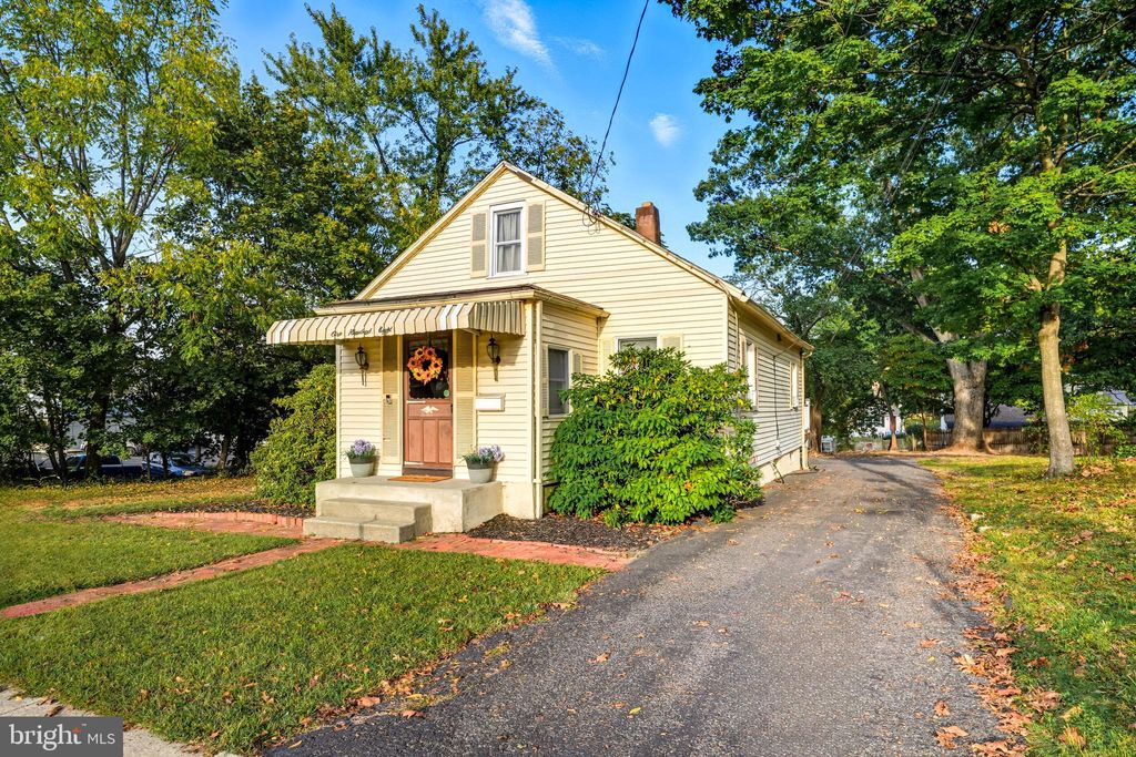 Photo of 108 Schubert Avenue, RUNNEMEDE, NJ 08078 (MLS # NJCD2102962)