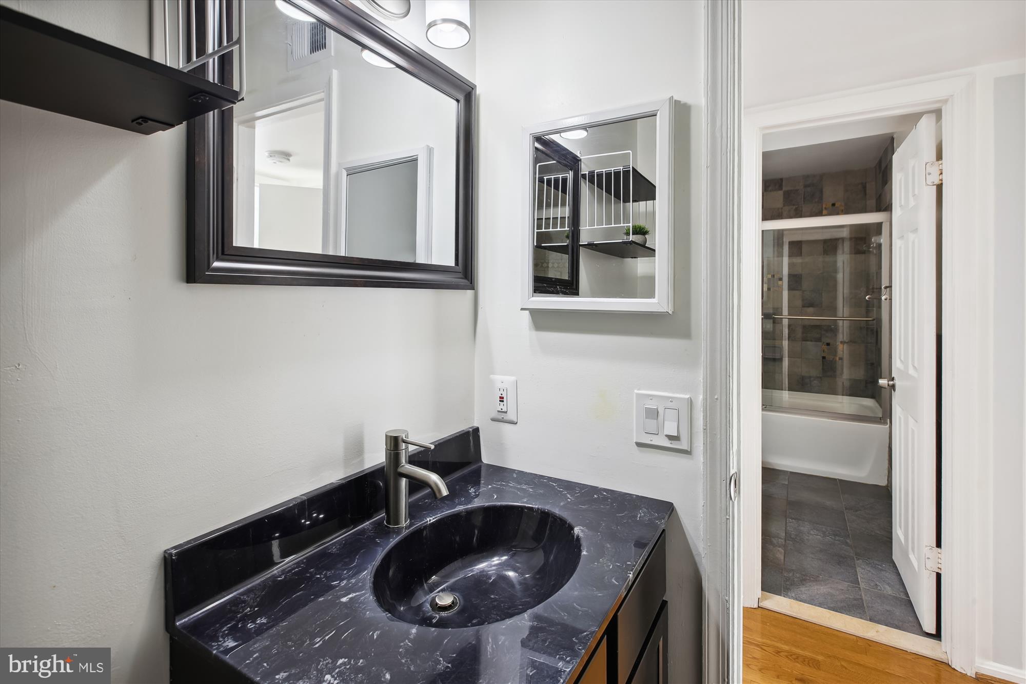 LAKEVIEW - Residential