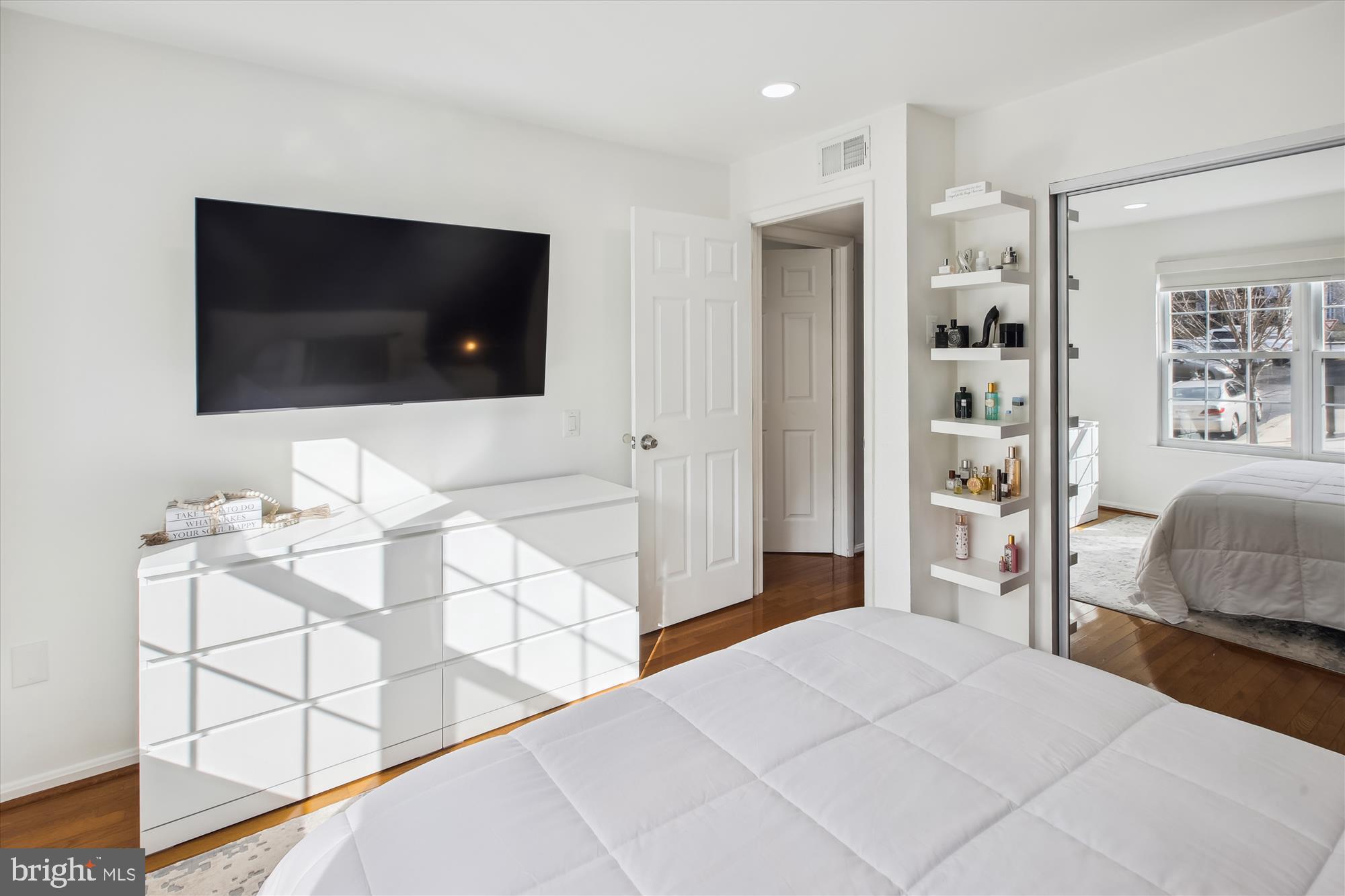 LAKEVIEW - Residential