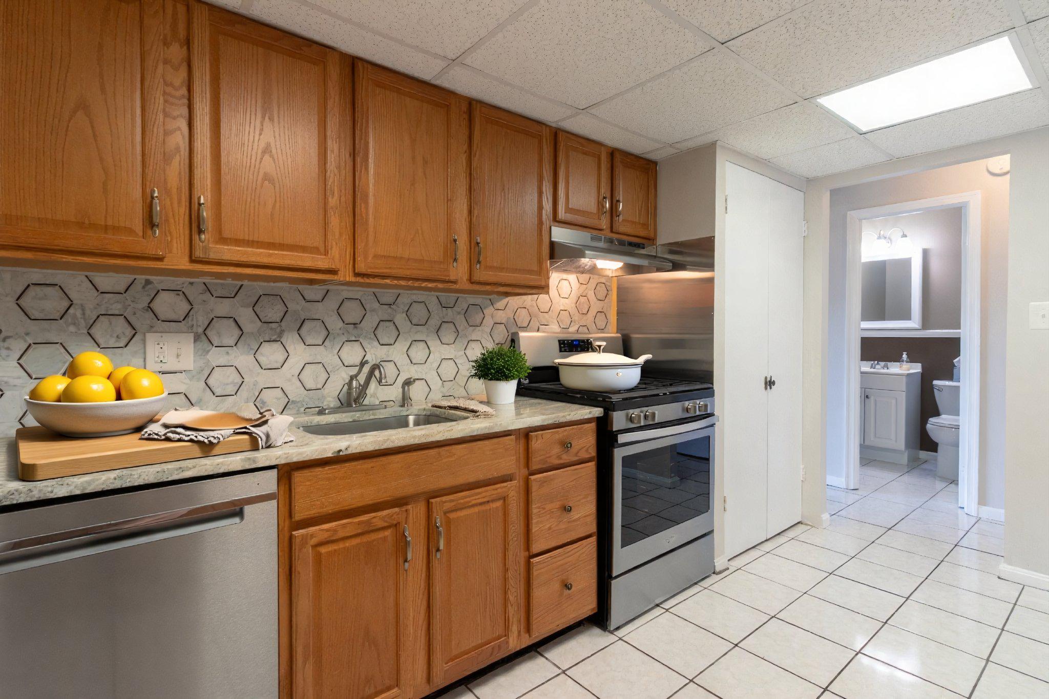 CHARLESTOWNE VILLAGE - Residential