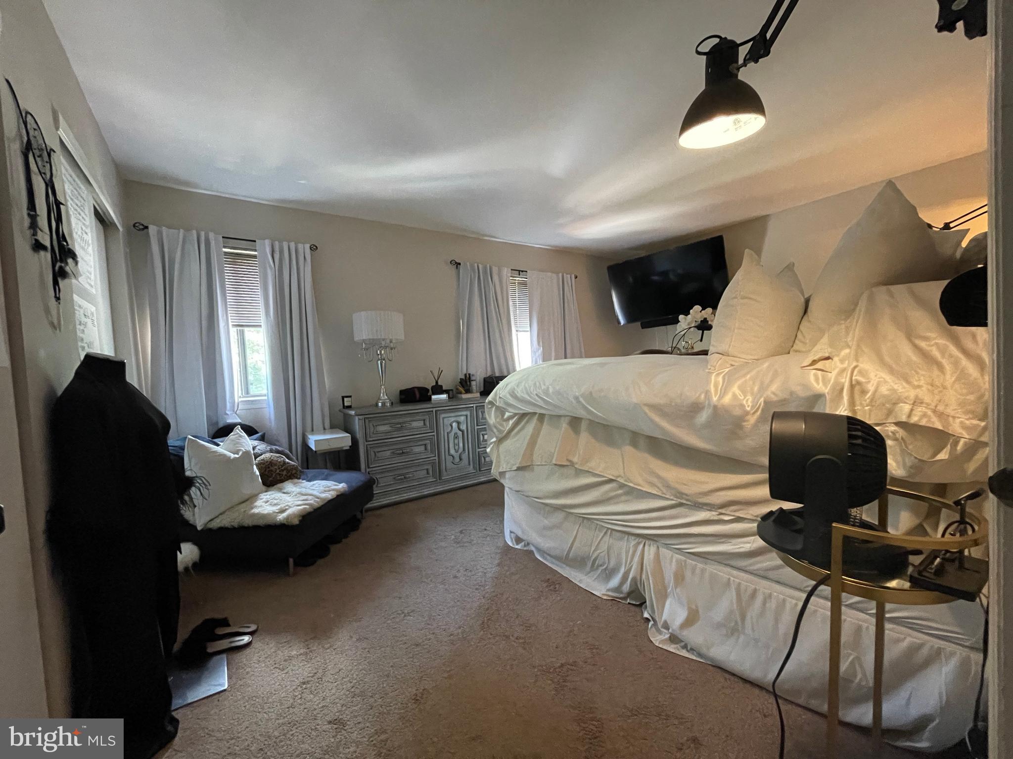 KING OF PRUSSIA - Residential Lease