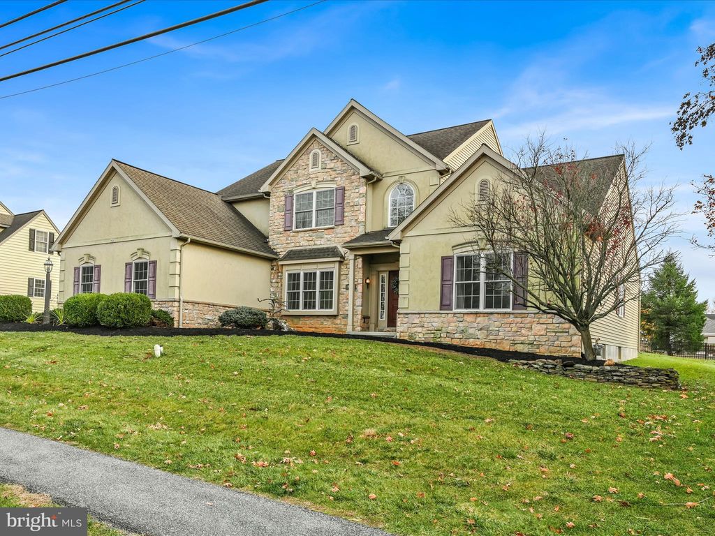 Photo of 610 W Orange Street, LITITZ, PA 17543 (MLS # PALA2061038)