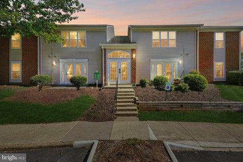 Photo of 15655 Horseshoe Lane, WOODBRIDGE, VA 22191 (MLS # VAPW2132278)