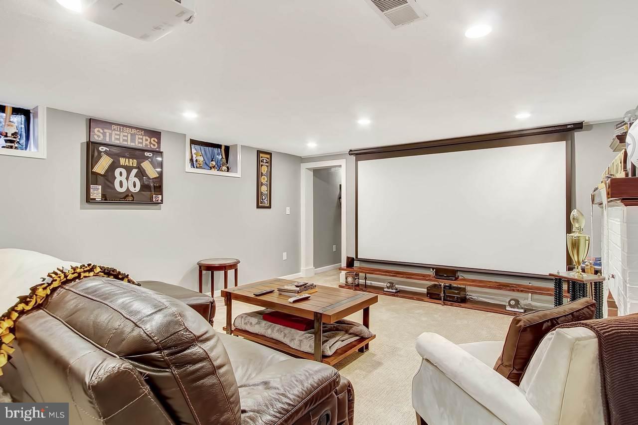 OLD EAST YORK - Residential