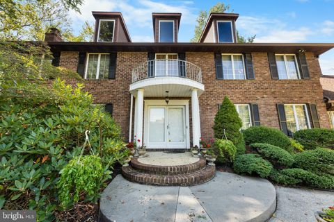 Homes For Sale - 7 Hidden Springs Lane<br/> EAST WINDSOR, NJ 08520