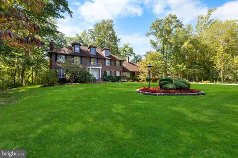 7 Hidden Springs Lane, East Windsor, NJ 08520 - MLS#: NJME2073338