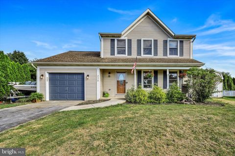 Photo of 326 Dogwood Lane, New Holland, PA 17557 (MLS # PALA2052166)