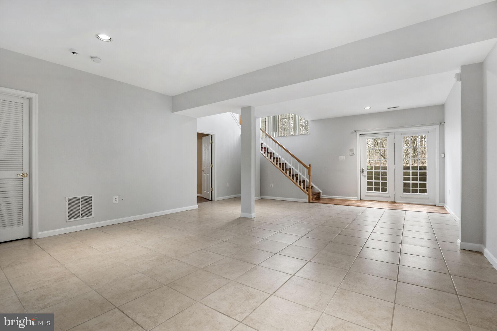 HIGHLAND OAKS - Residential