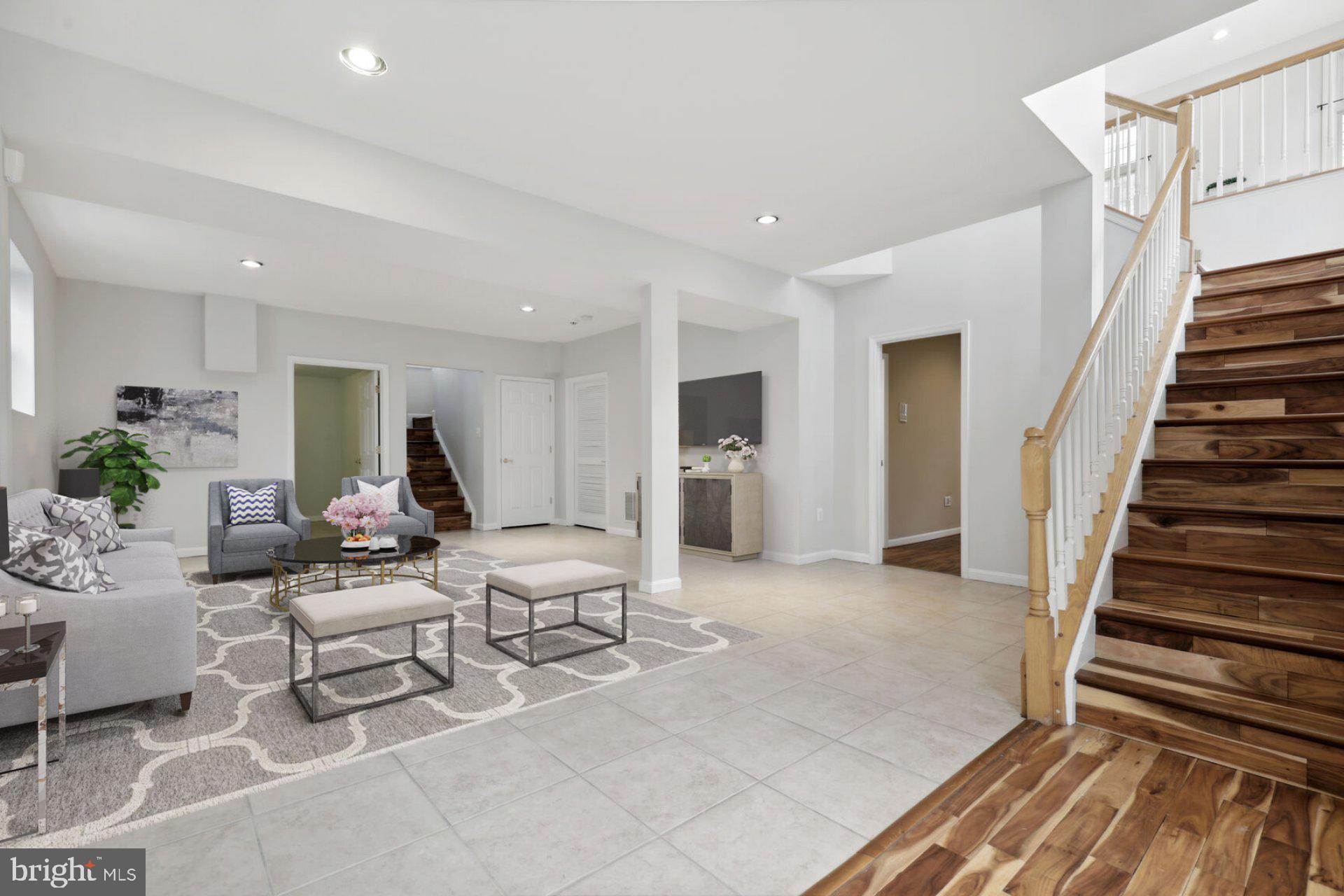 HIGHLAND OAKS - Residential