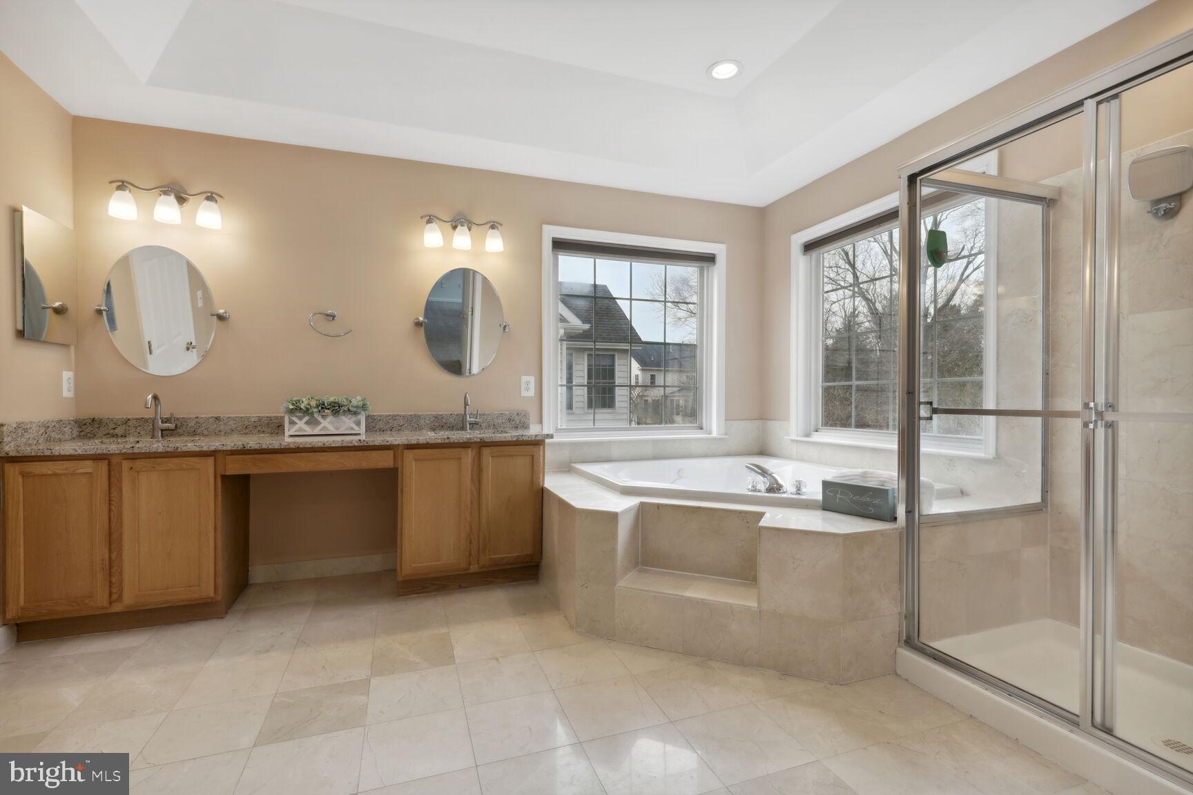 HIGHLAND OAKS - Residential