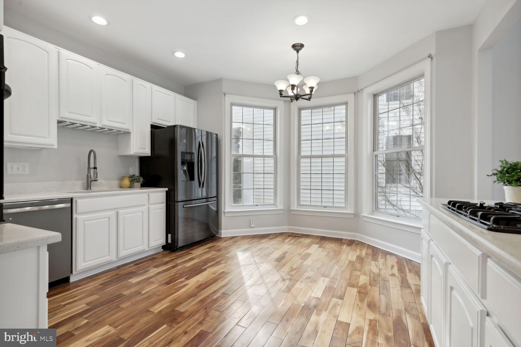 HIGHLAND OAKS - Residential