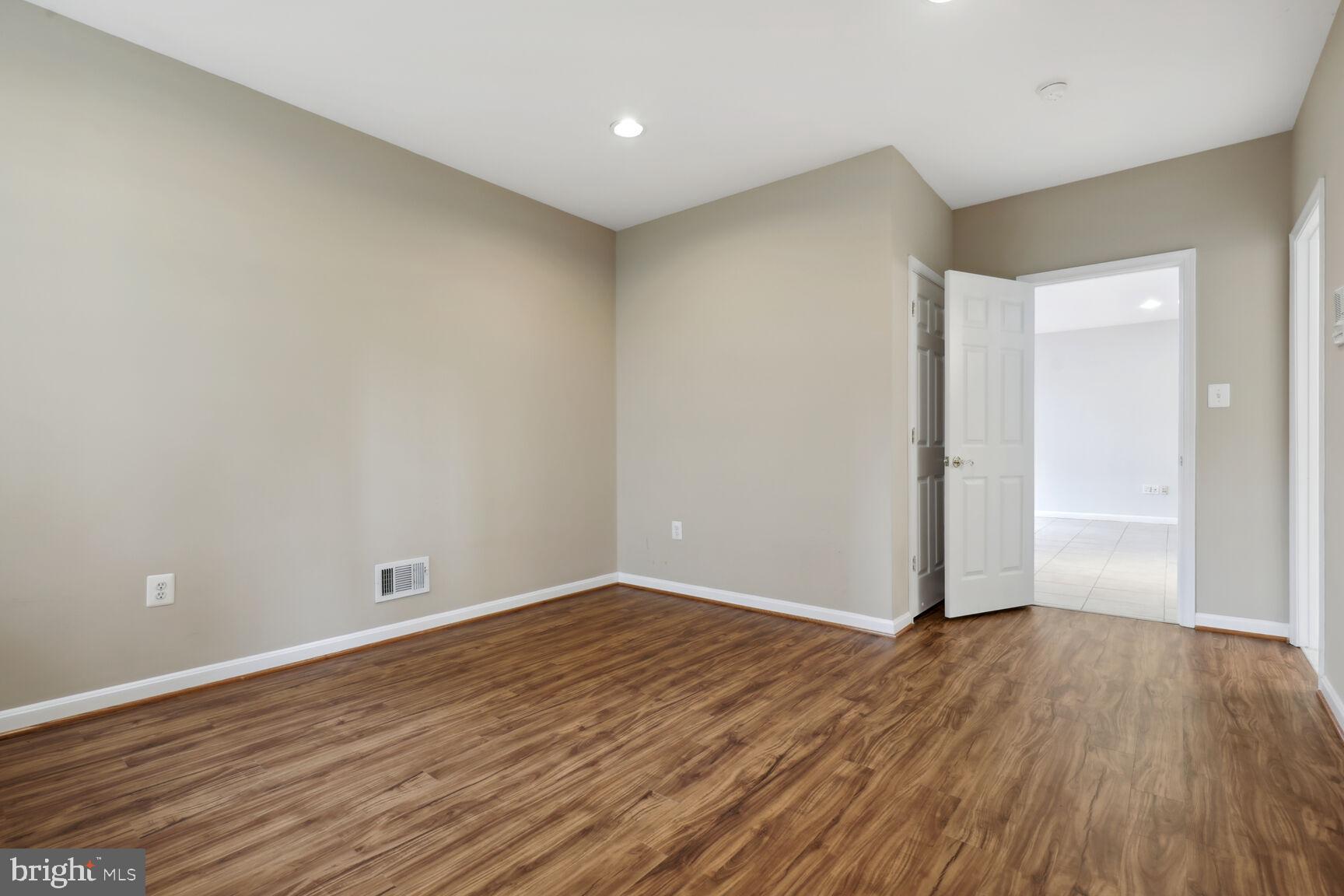 HIGHLAND OAKS - Residential