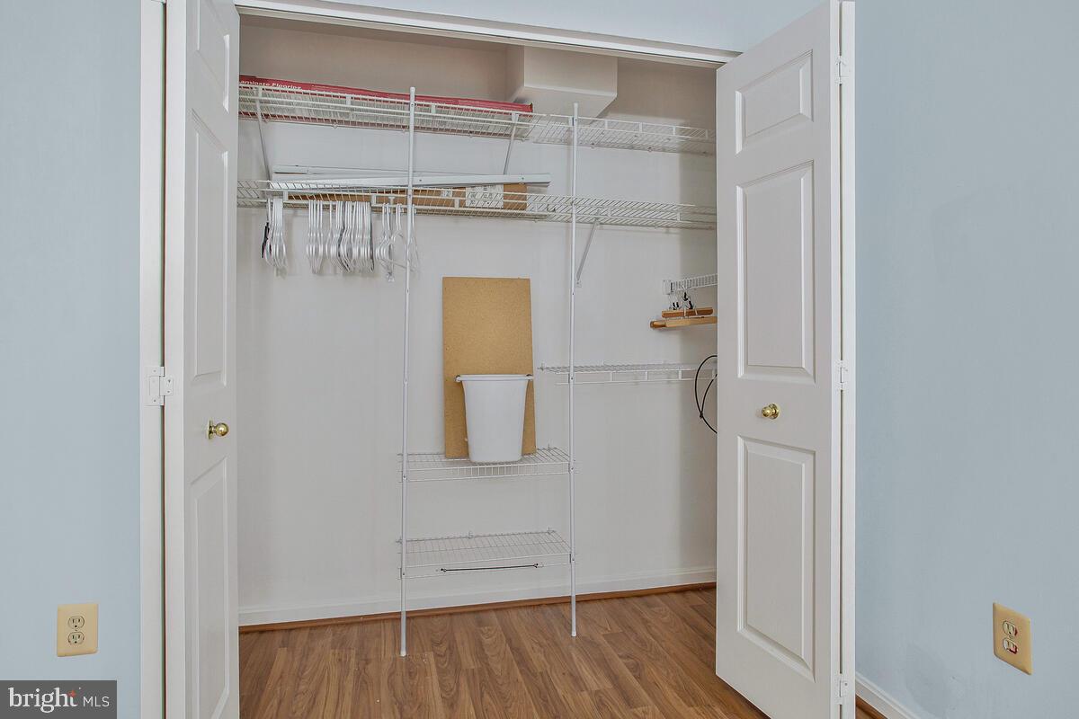 CROMWELL FOUNTAIN - Residential