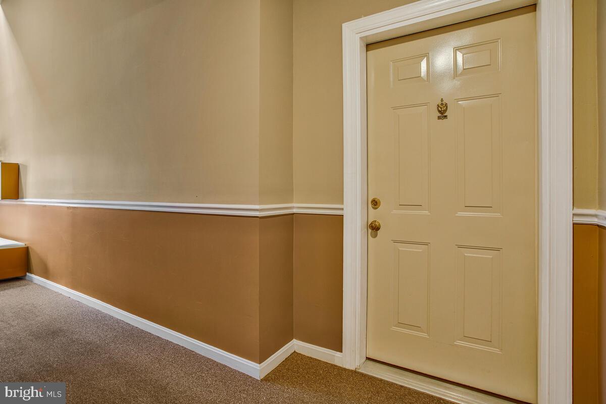 CROMWELL FOUNTAIN - Residential