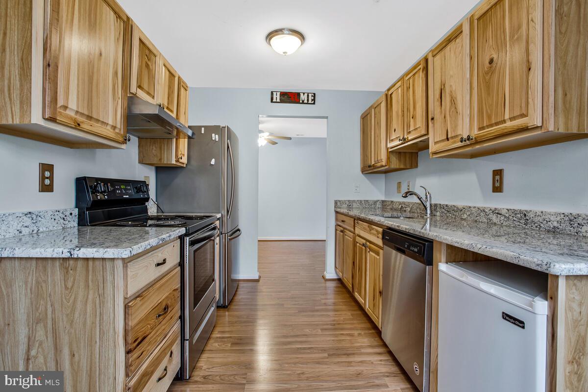 CROMWELL FOUNTAIN - Residential