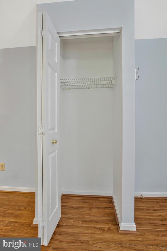 CROMWELL FOUNTAIN - Residential