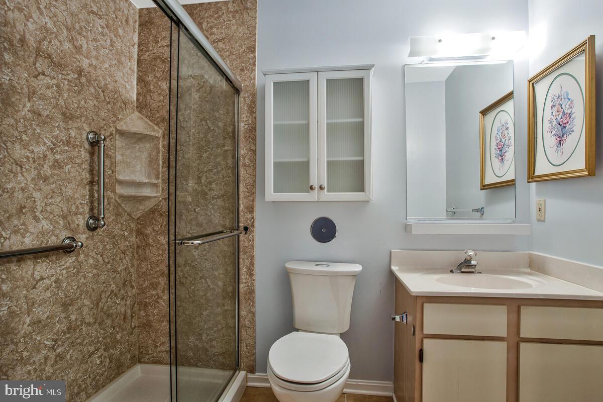 CROMWELL FOUNTAIN - Residential