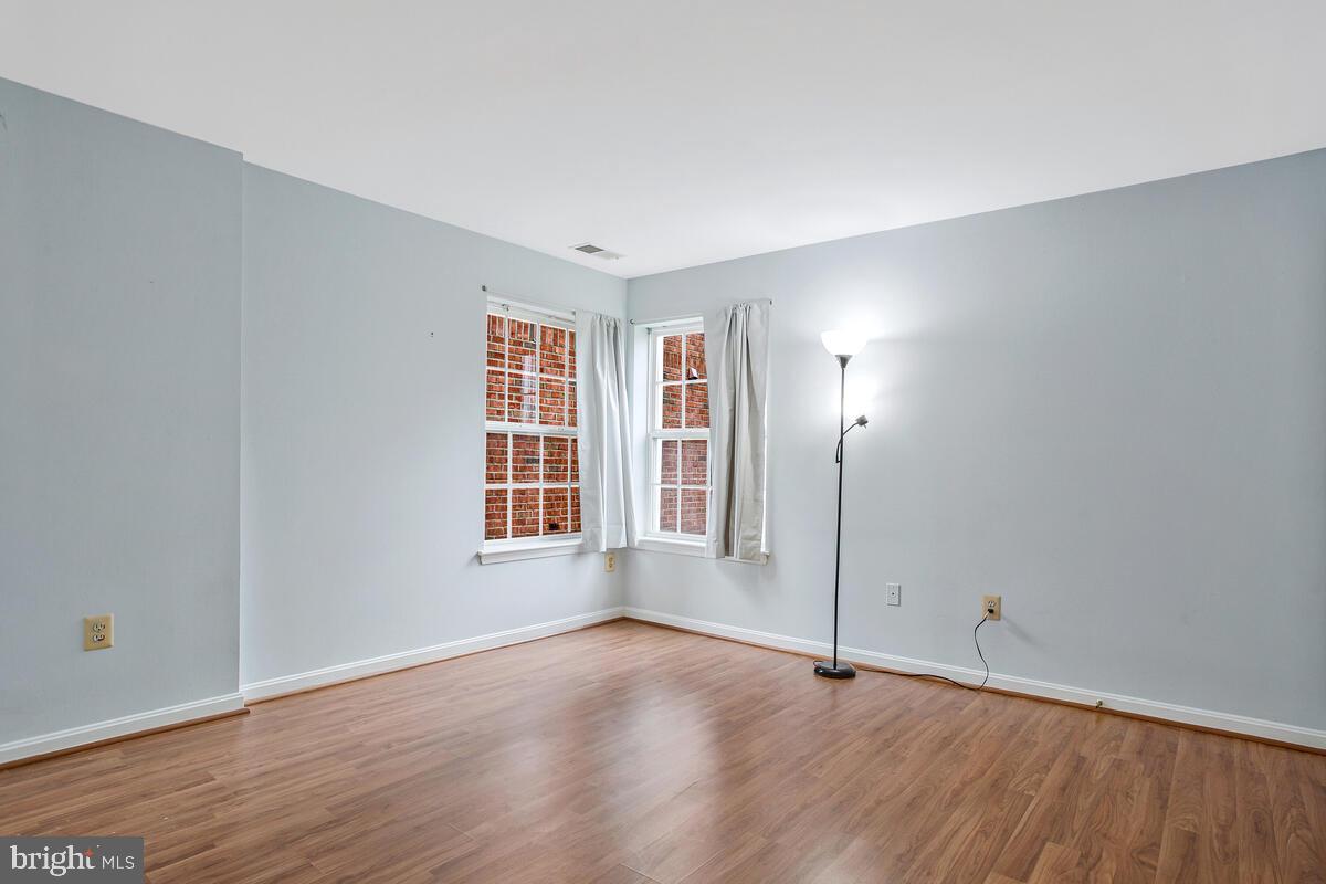 CROMWELL FOUNTAIN - Residential