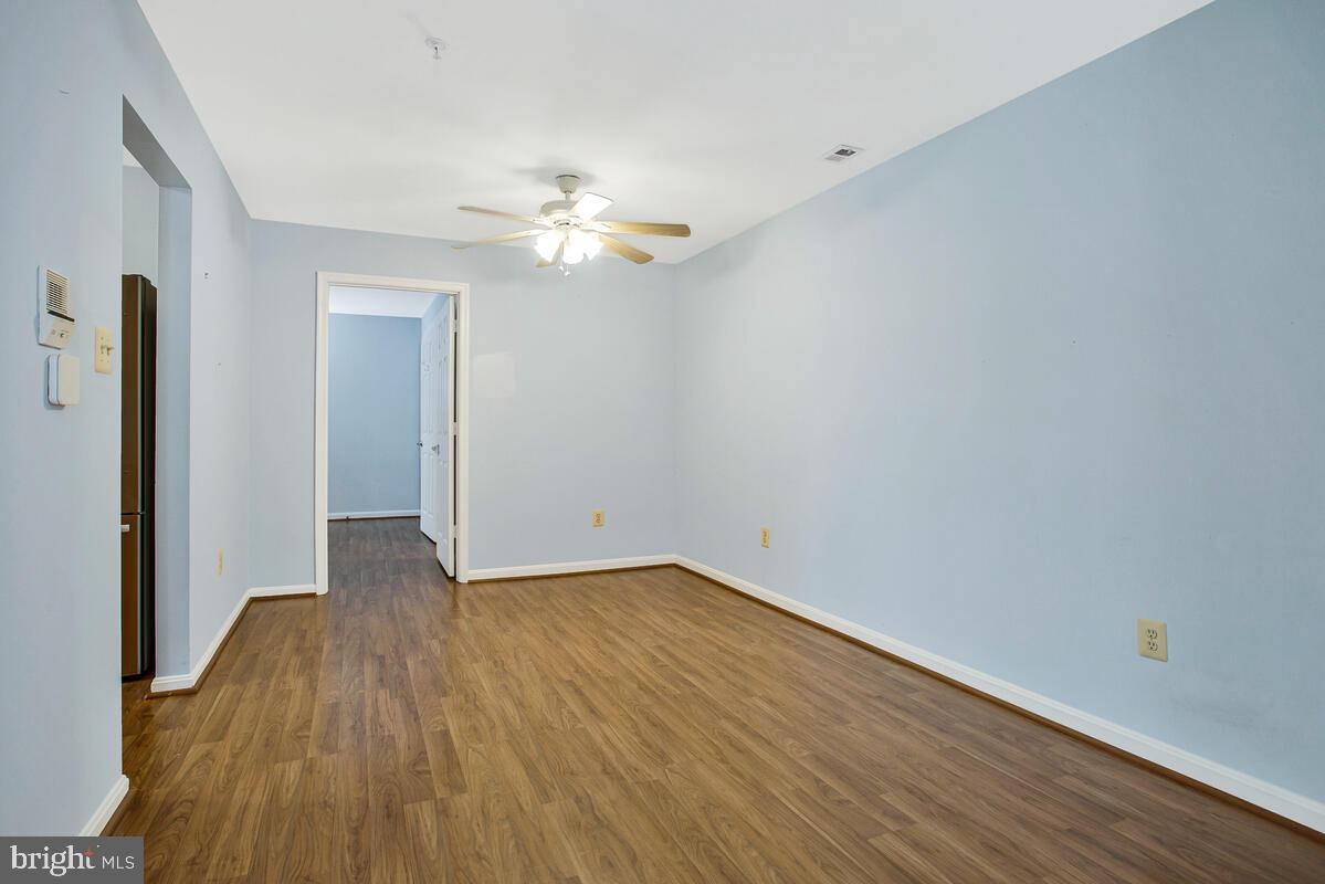 CROMWELL FOUNTAIN - Residential