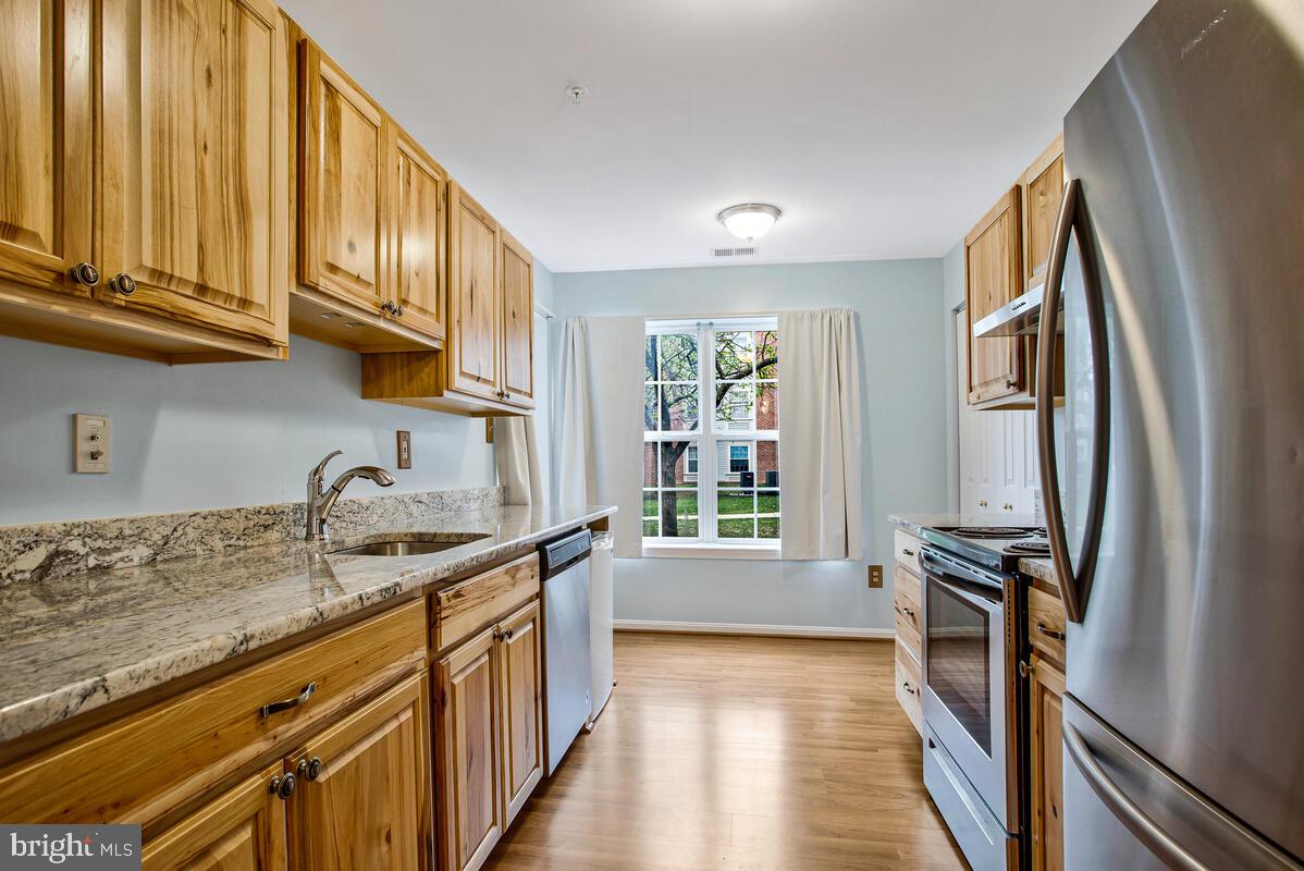 CROMWELL FOUNTAIN - Residential