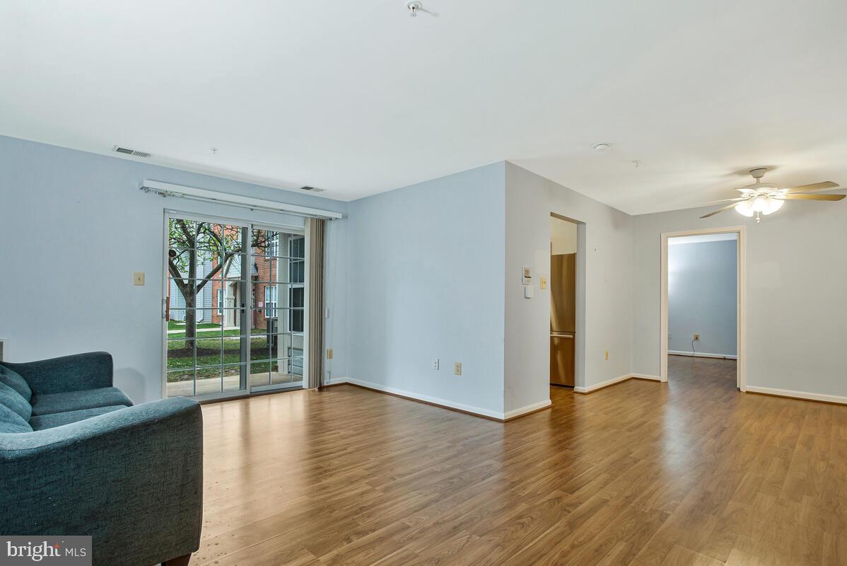 CROMWELL FOUNTAIN - Residential