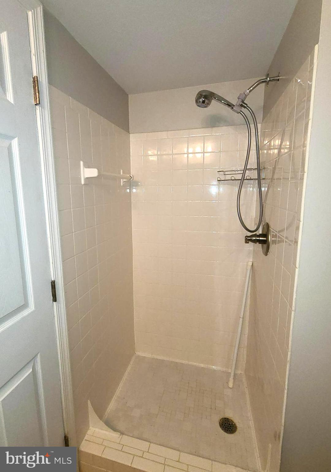 HENSON PARK - Residential Lease