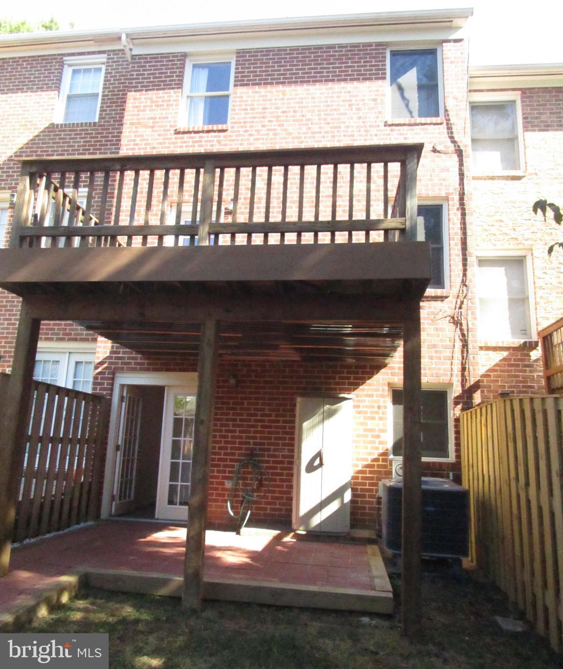 HENSON PARK - Residential Lease