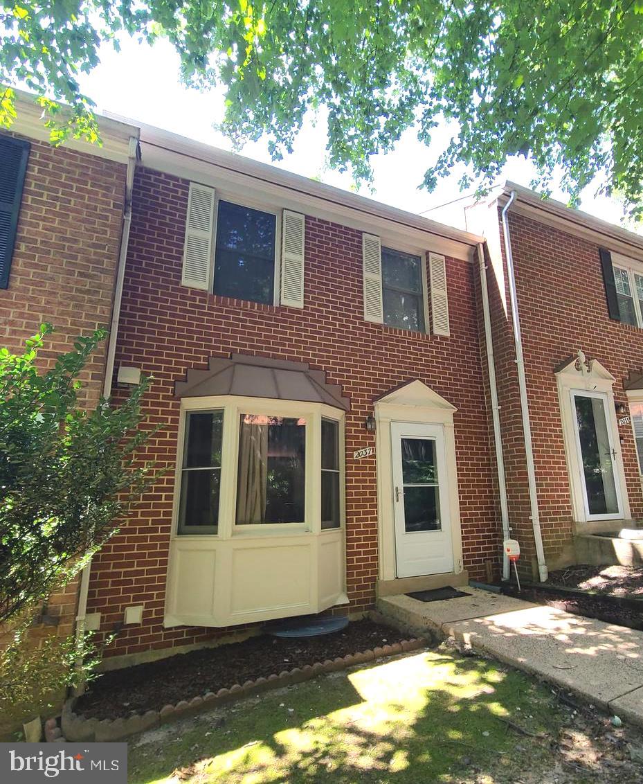 HENSON PARK - Residential Lease