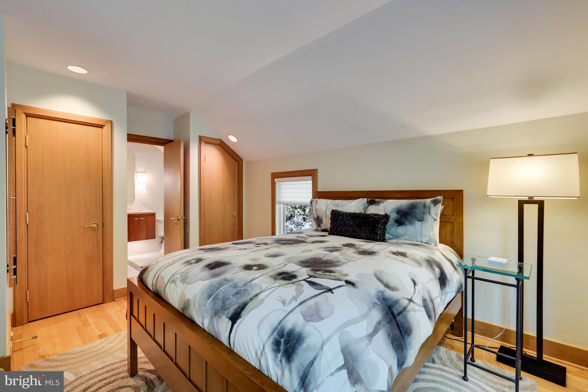 RESTON - Residential