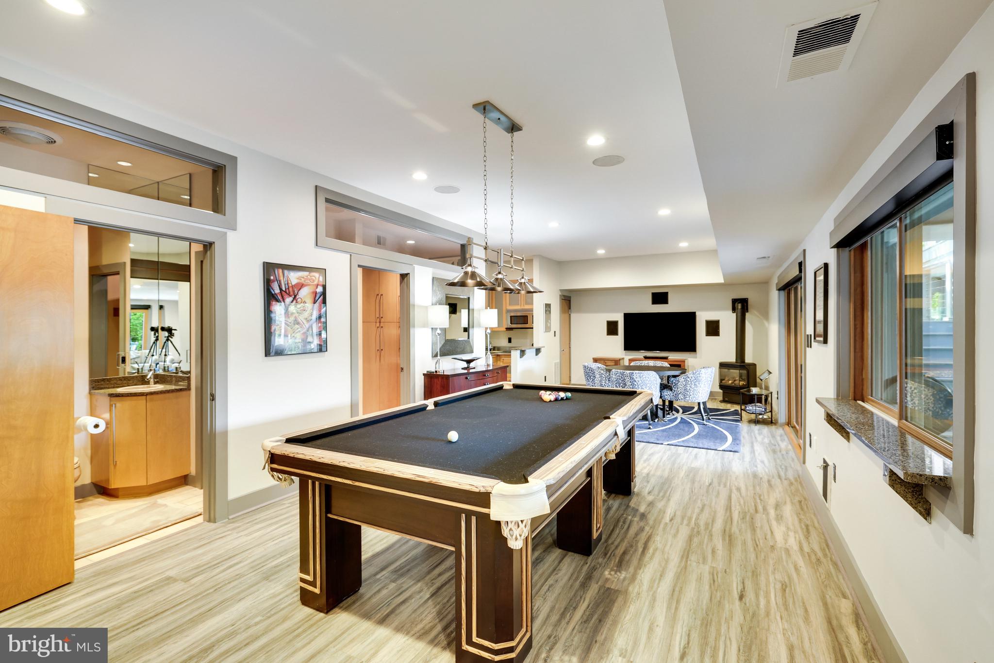 RESTON - Residential