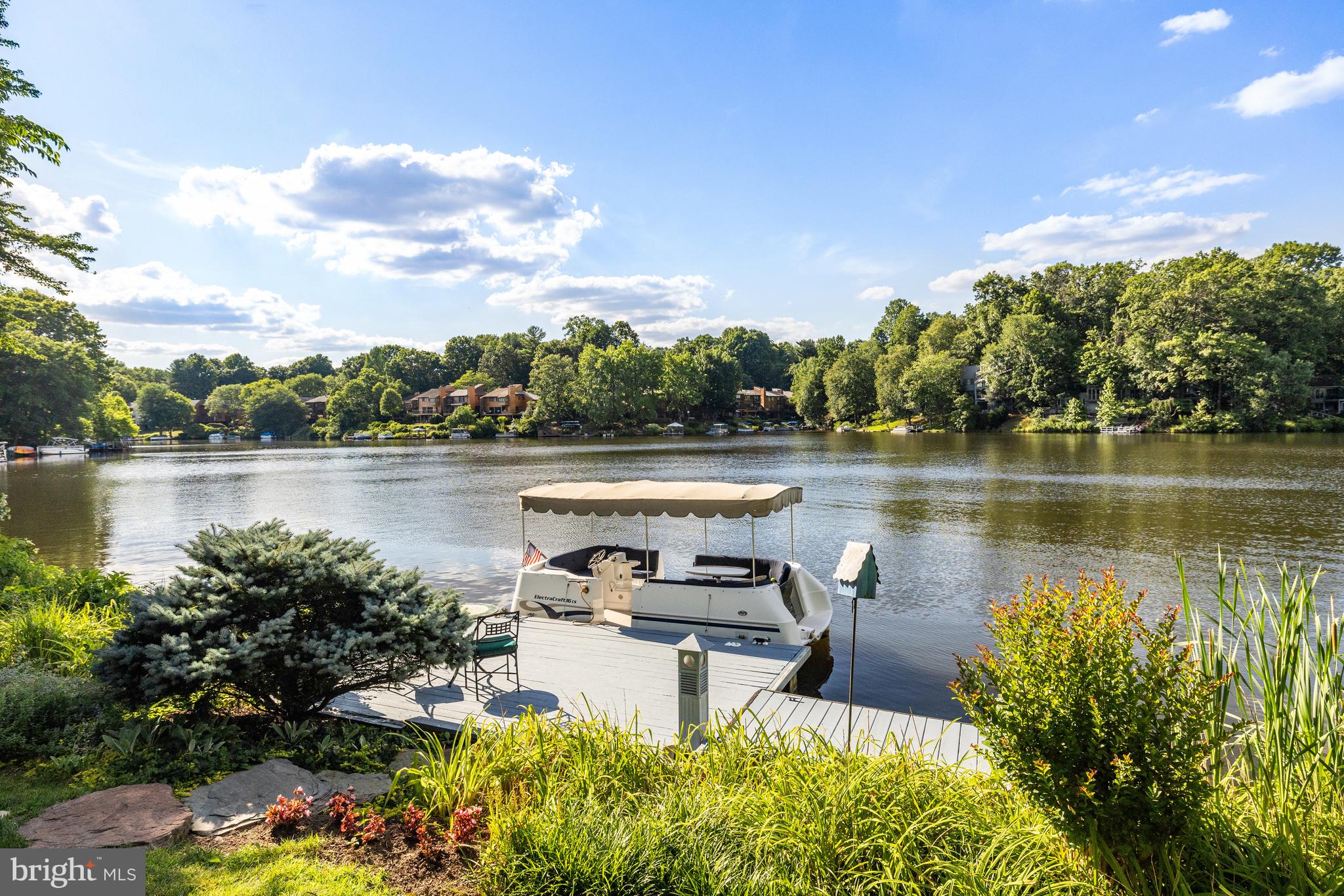 RESTON - Residential