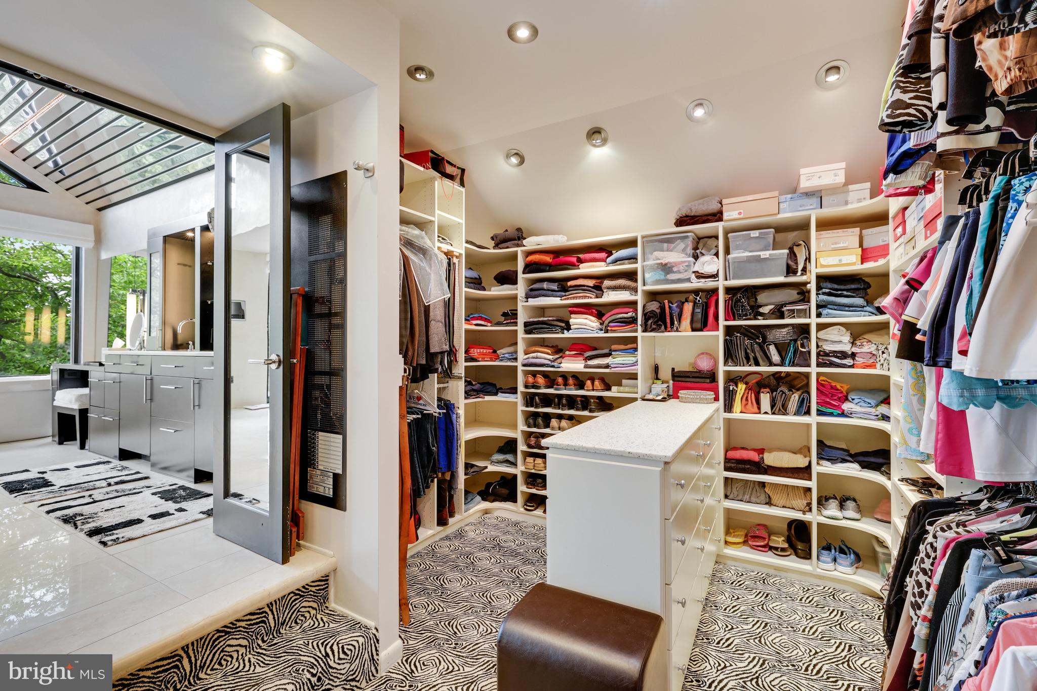 RESTON - Residential