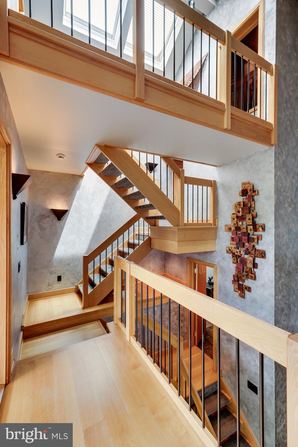 RESTON - Residential