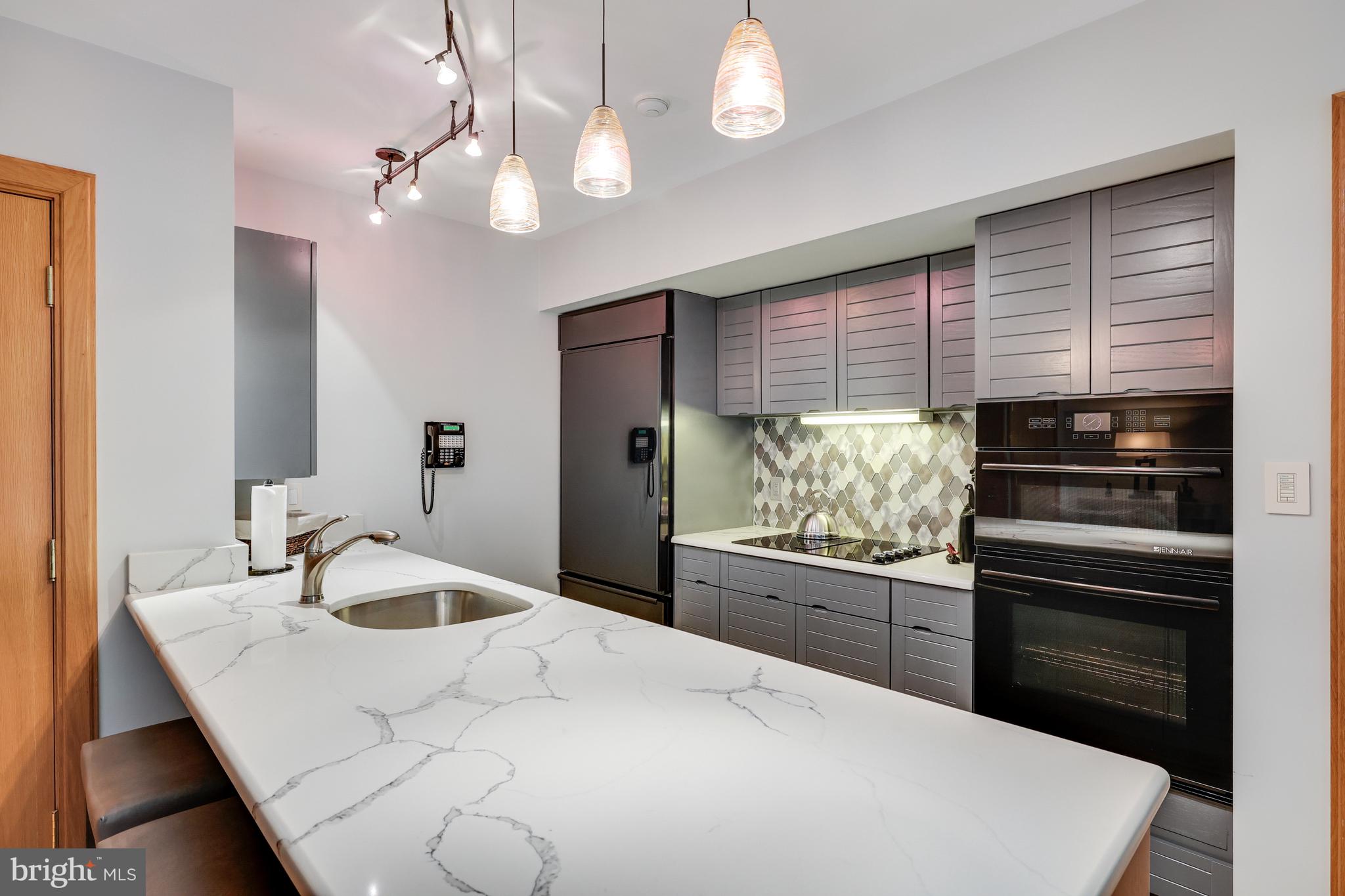 RESTON - Residential