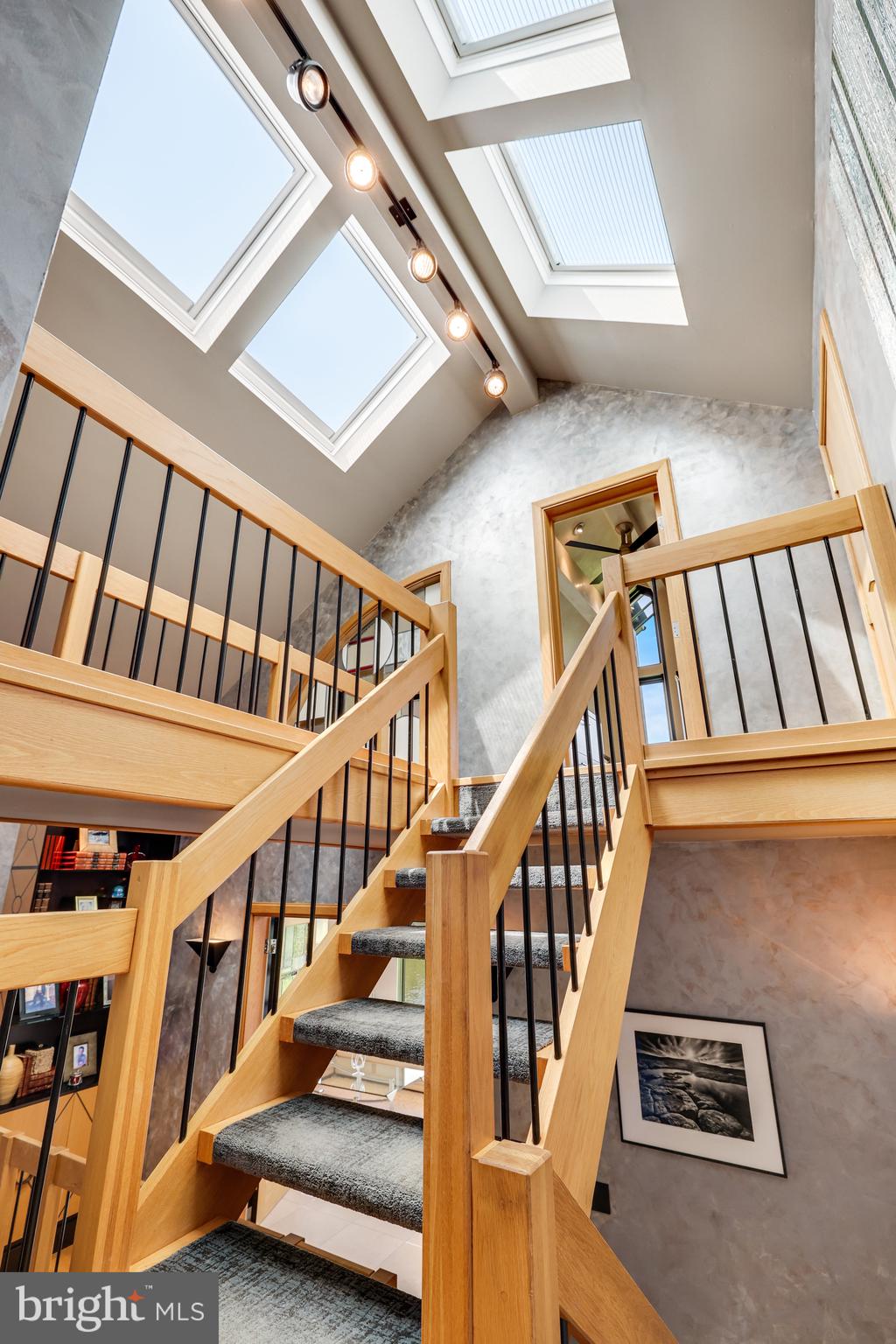 RESTON - Residential