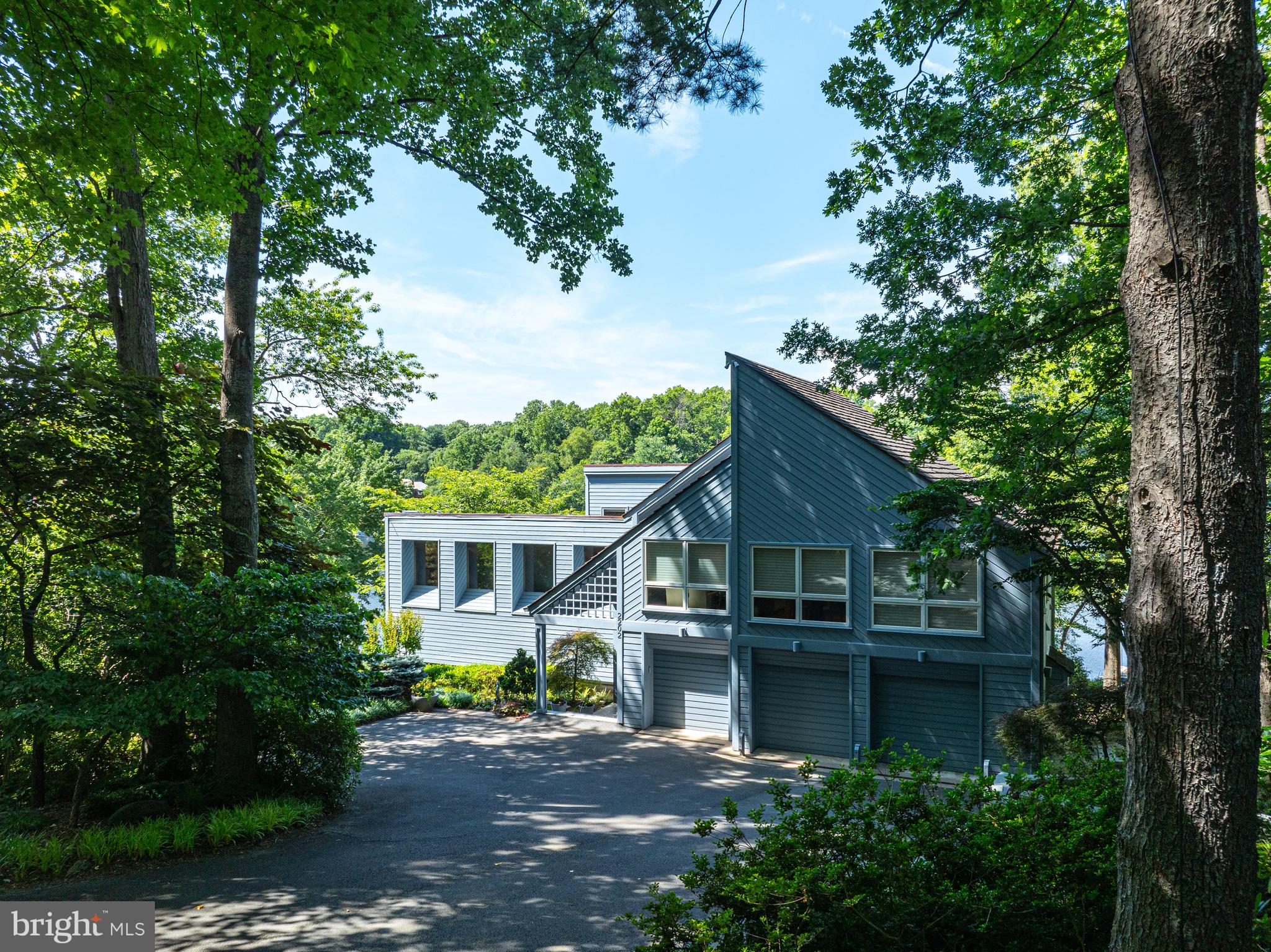 RESTON - Residential