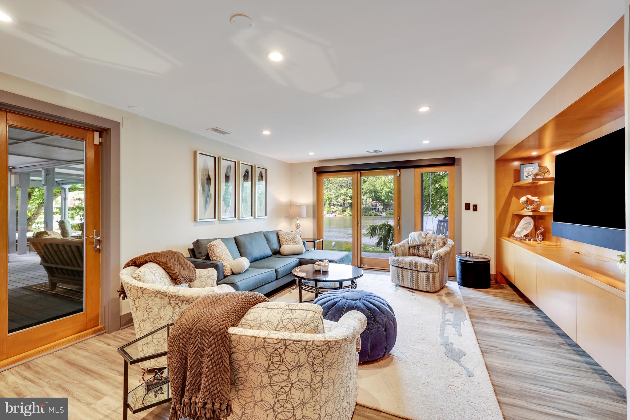 RESTON - Residential