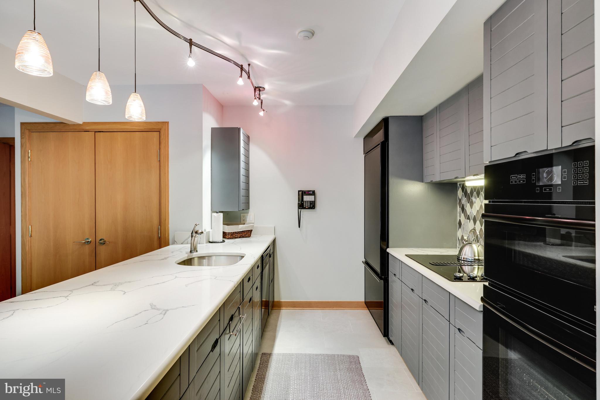 RESTON - Residential