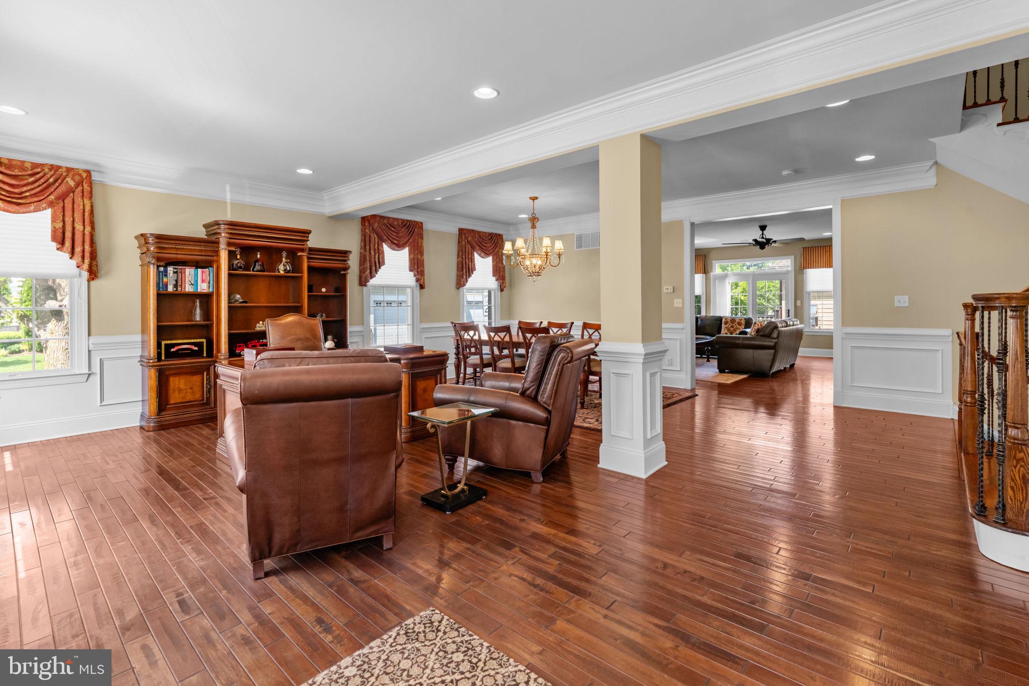 NEWTOWN WALK - Residential