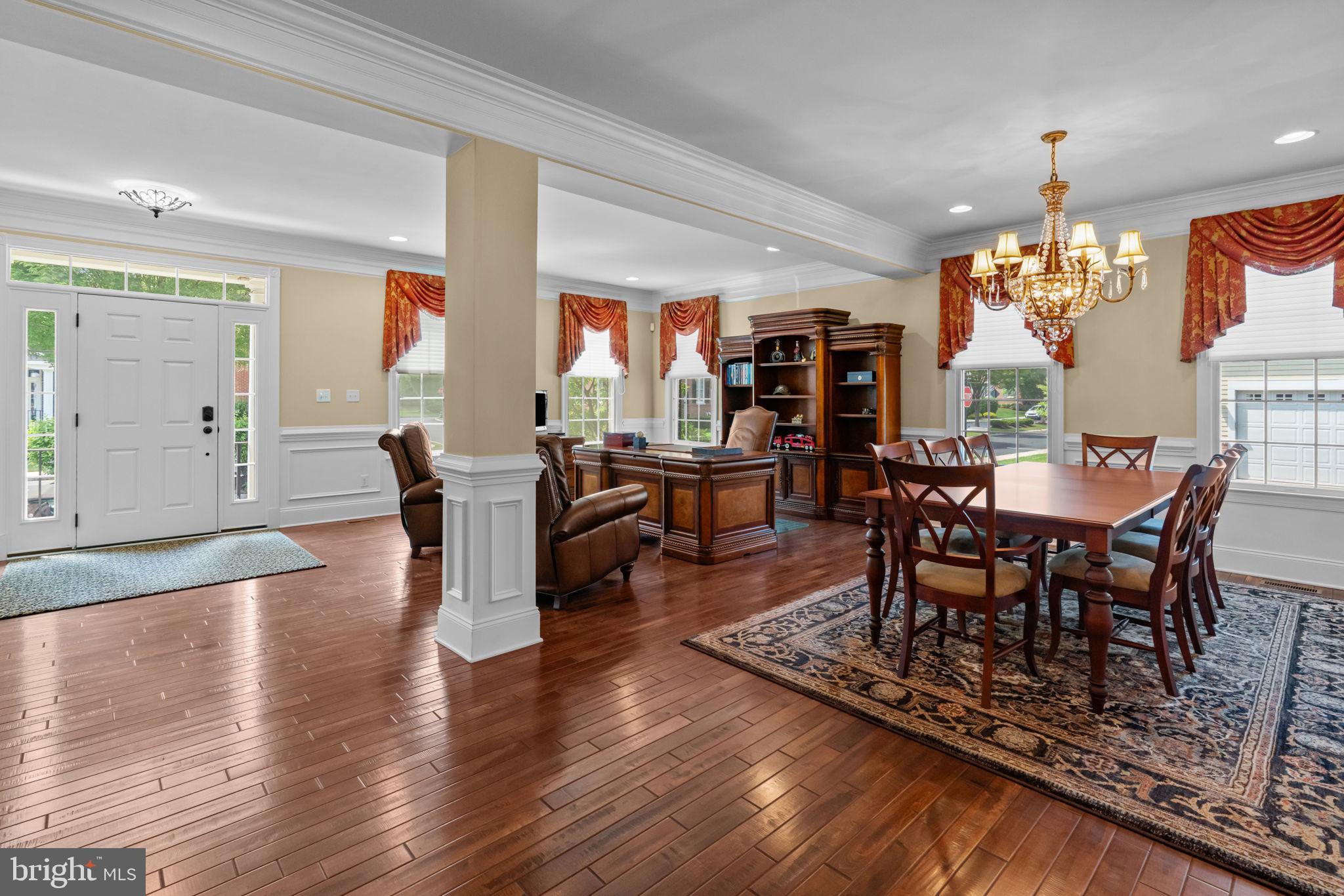 NEWTOWN WALK - Residential