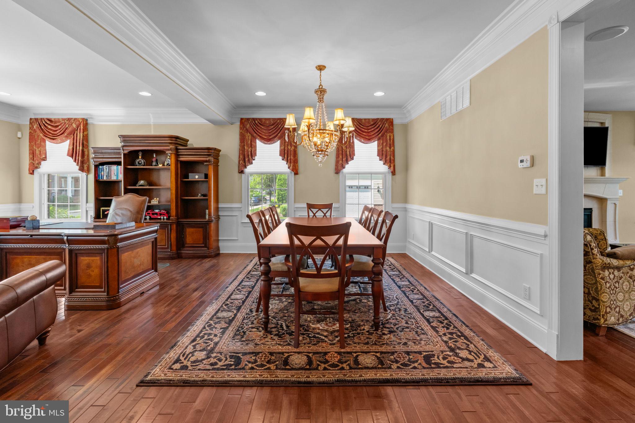 NEWTOWN WALK - Residential