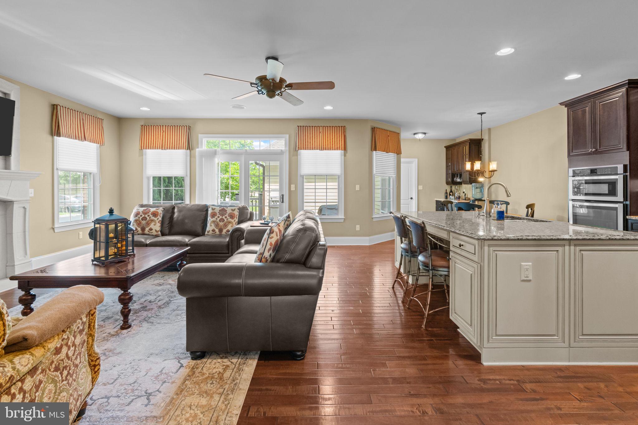 NEWTOWN WALK - Residential