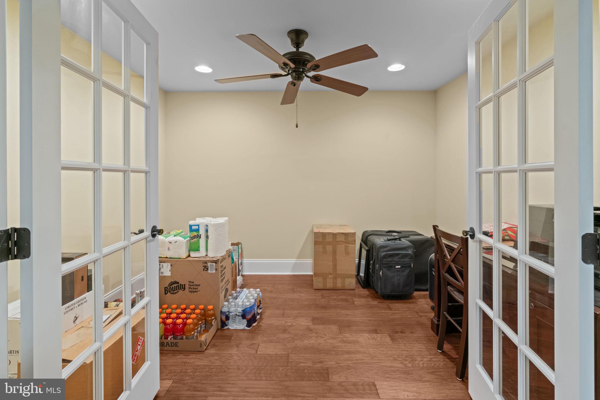 NEWTOWN WALK - Residential