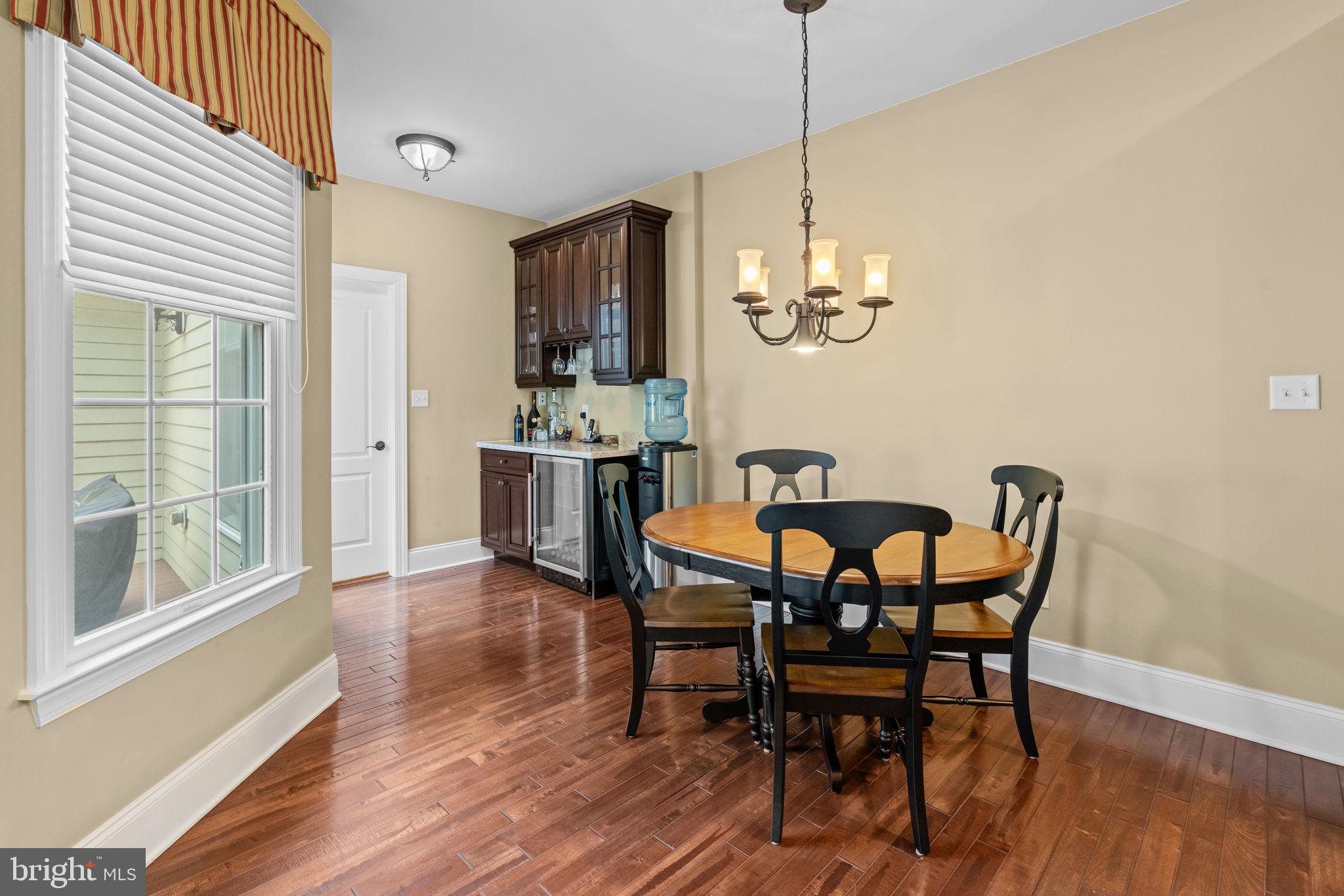 NEWTOWN WALK - Residential