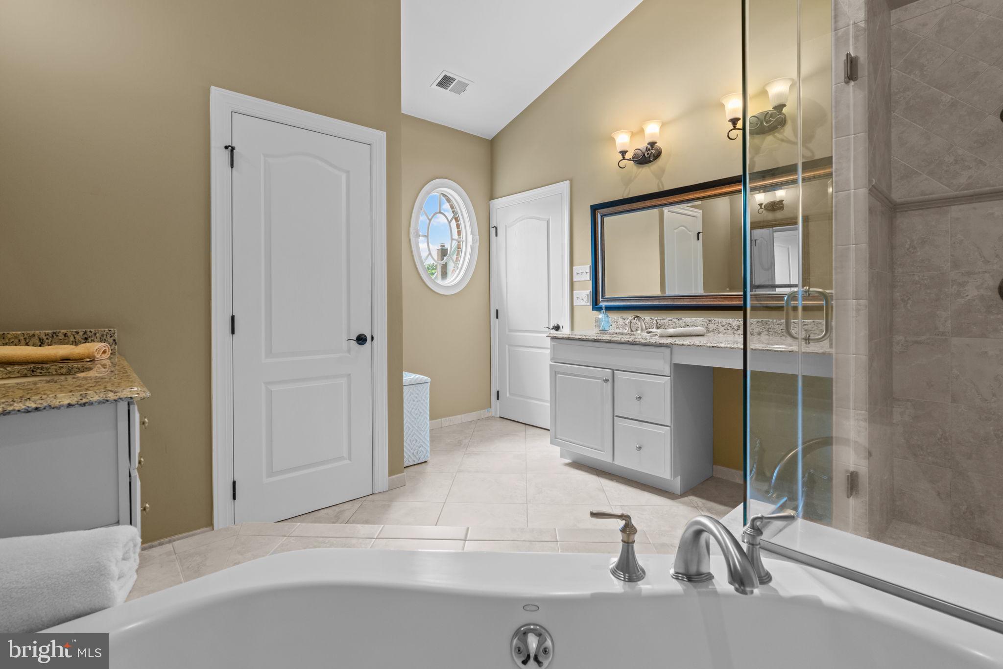 NEWTOWN WALK - Residential