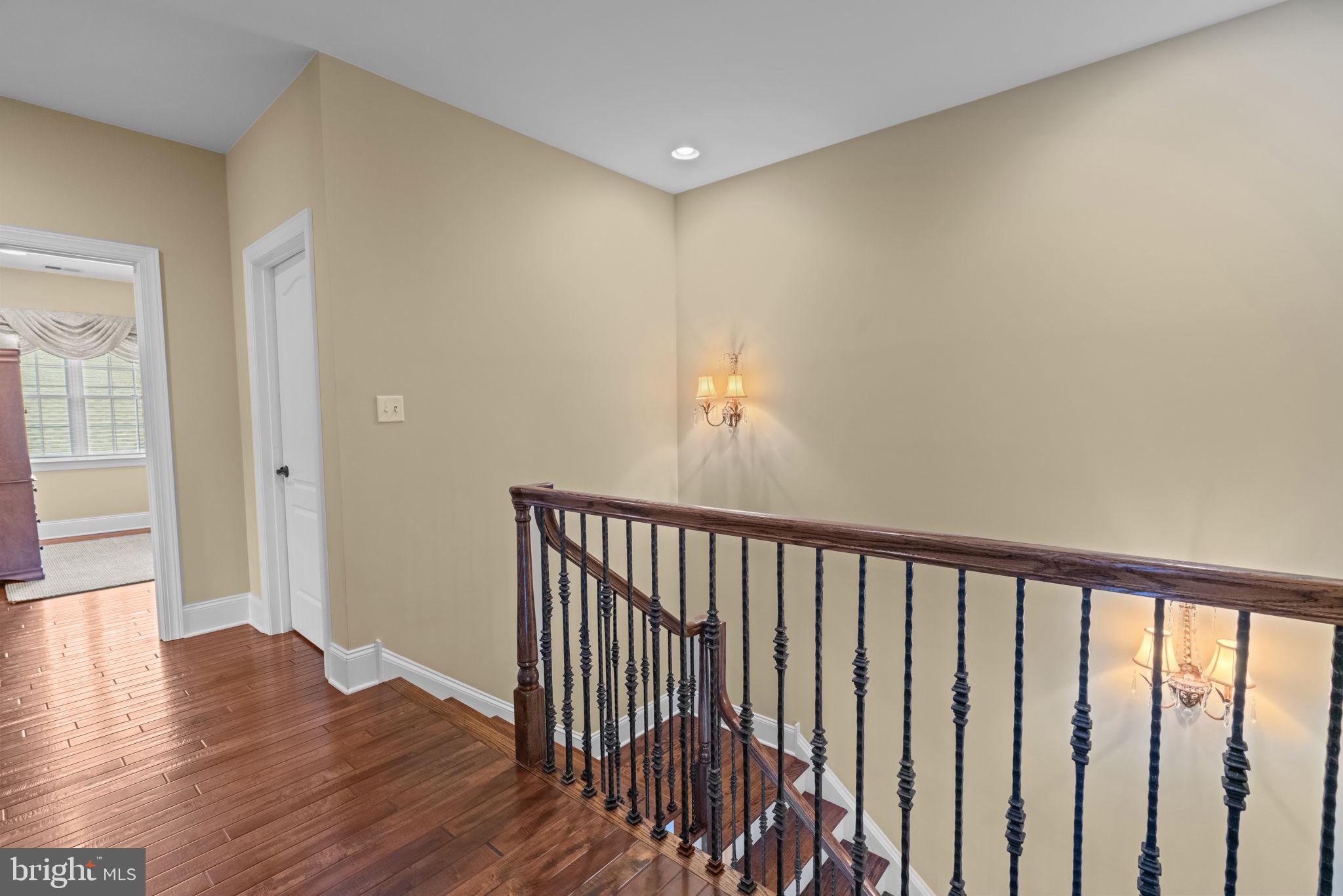 NEWTOWN WALK - Residential