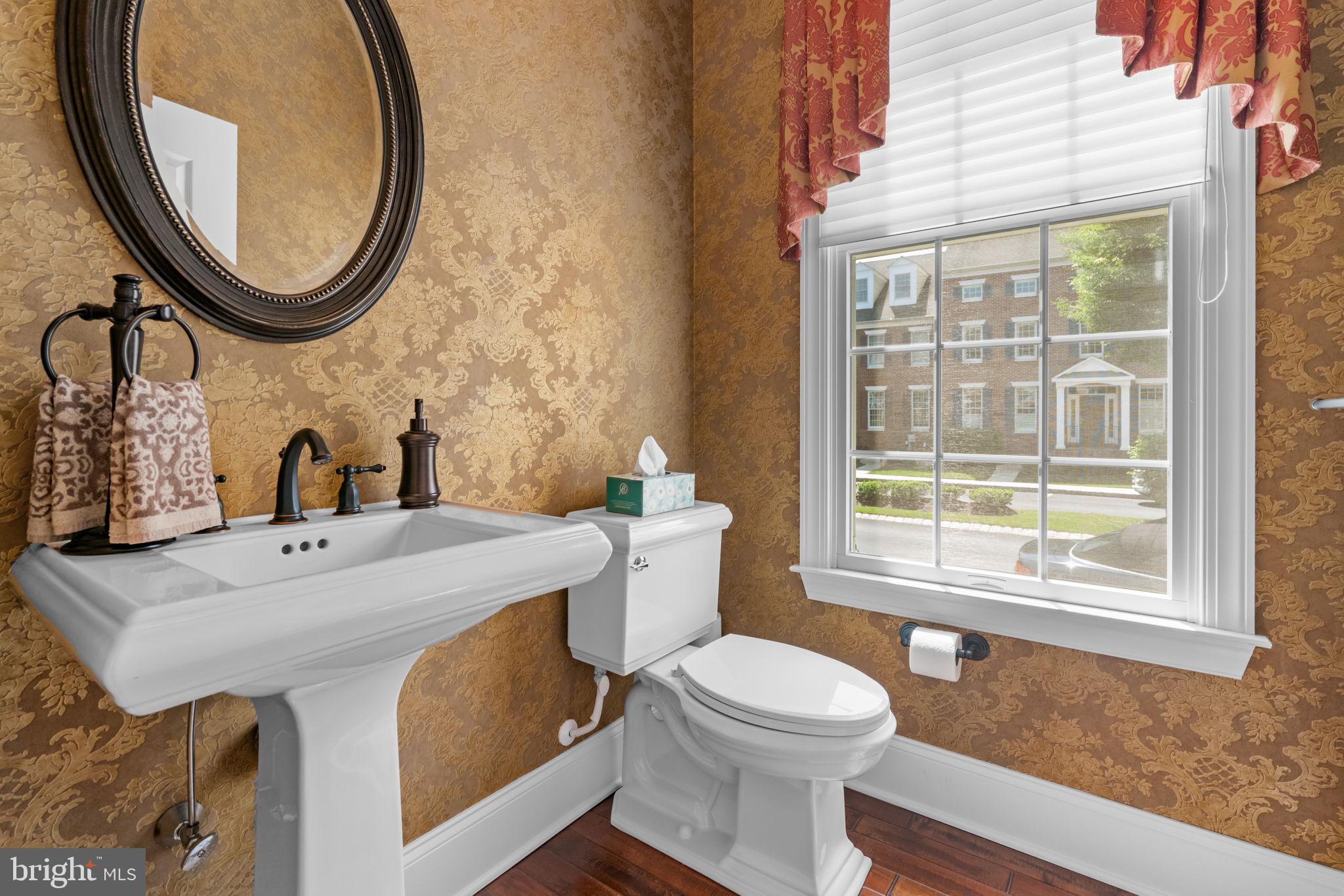 NEWTOWN WALK - Residential