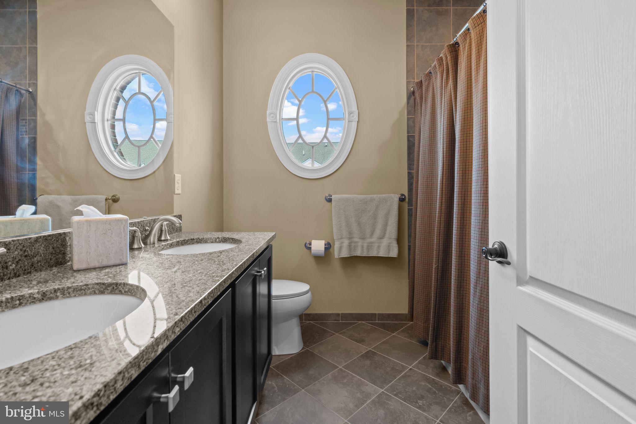 NEWTOWN WALK - Residential