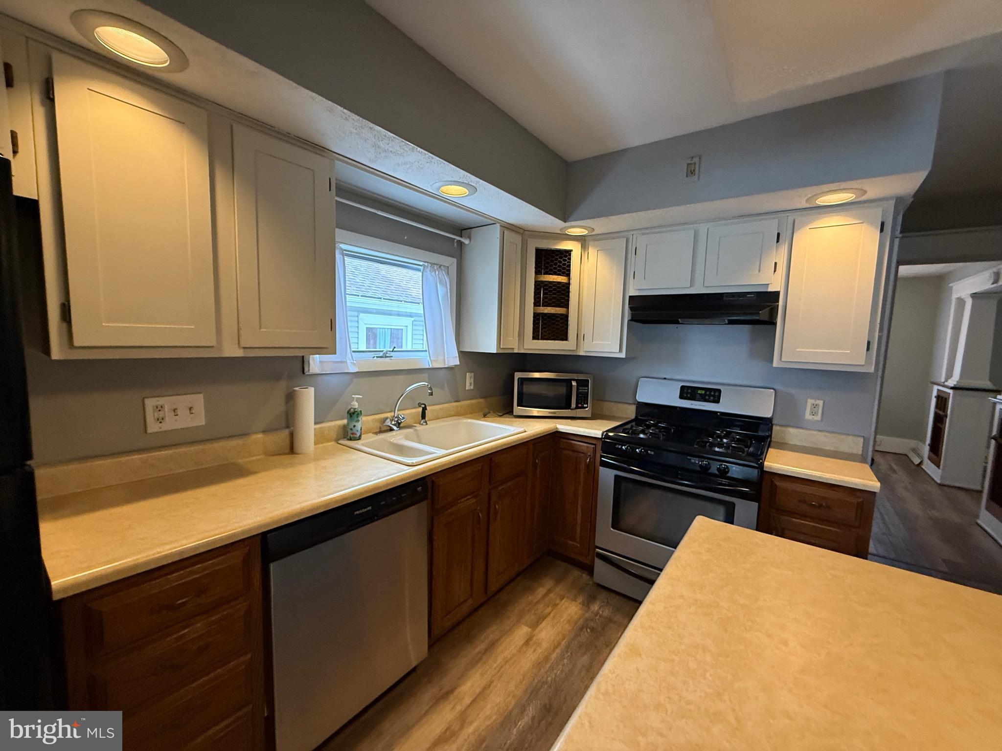 EAST END - Residential